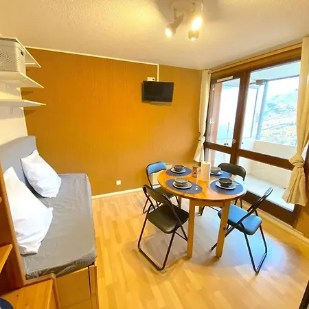 Apartment Avec Balcon A Enchastrayes